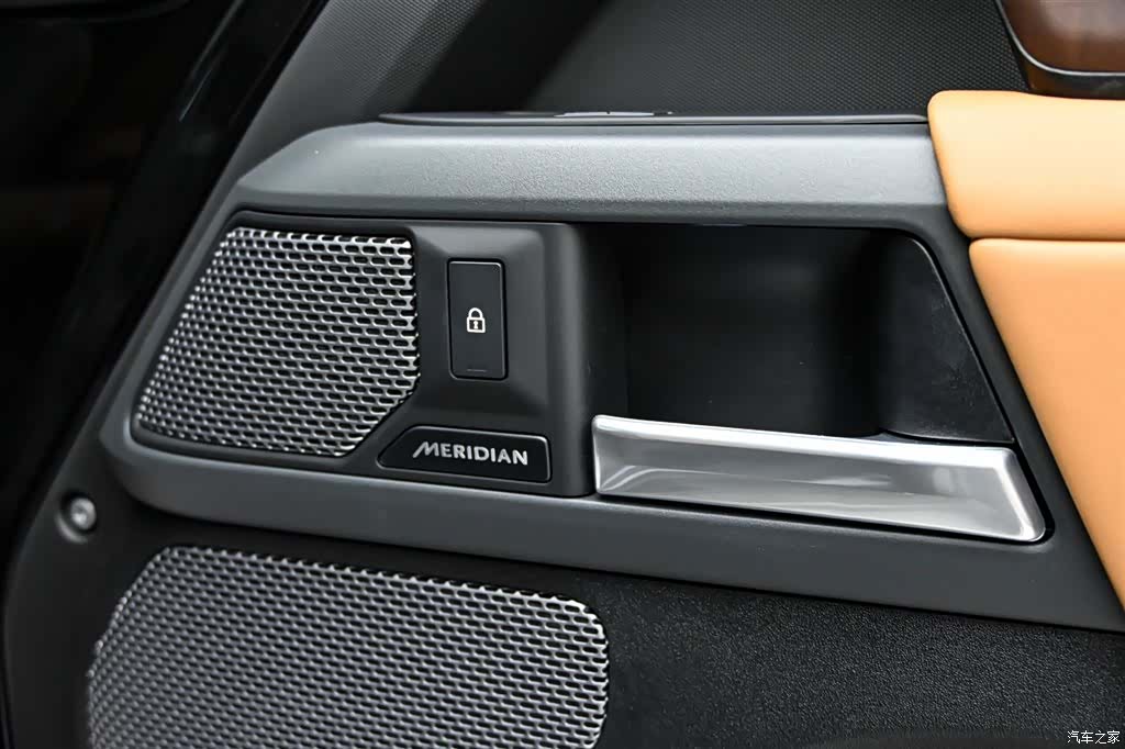 Land Rover Defender, 2024 29