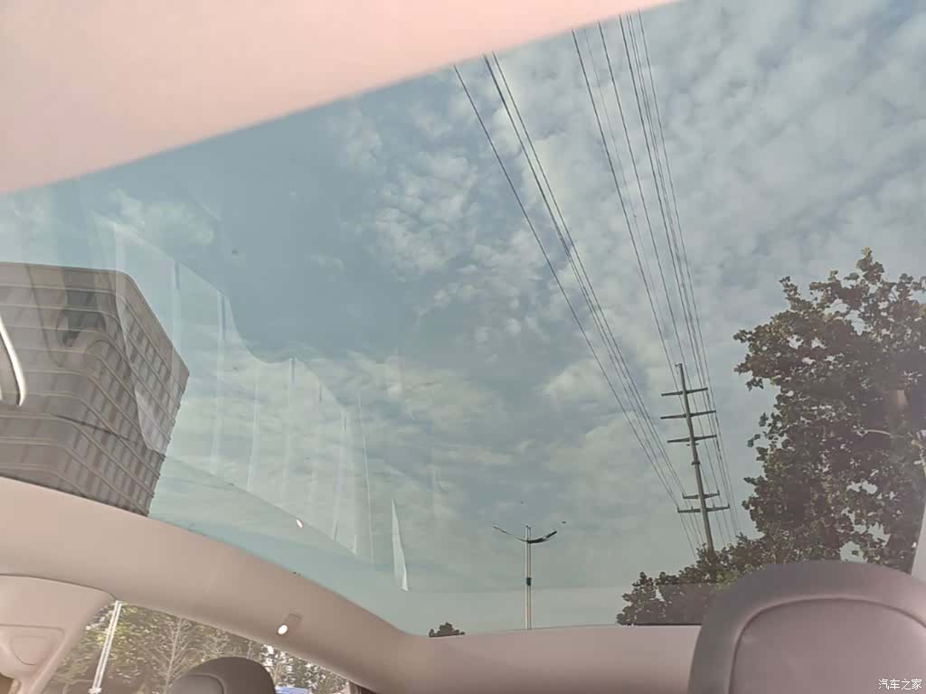 Tesla Model Y, 2023 14