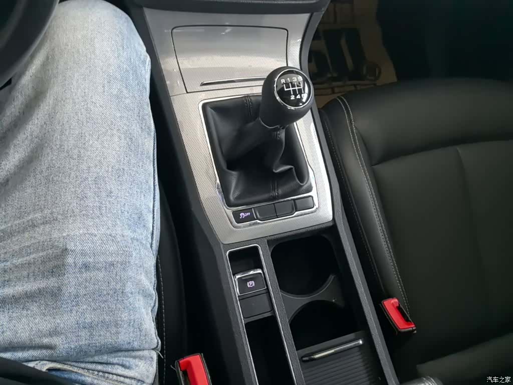 Roewe RX5, 2017 14