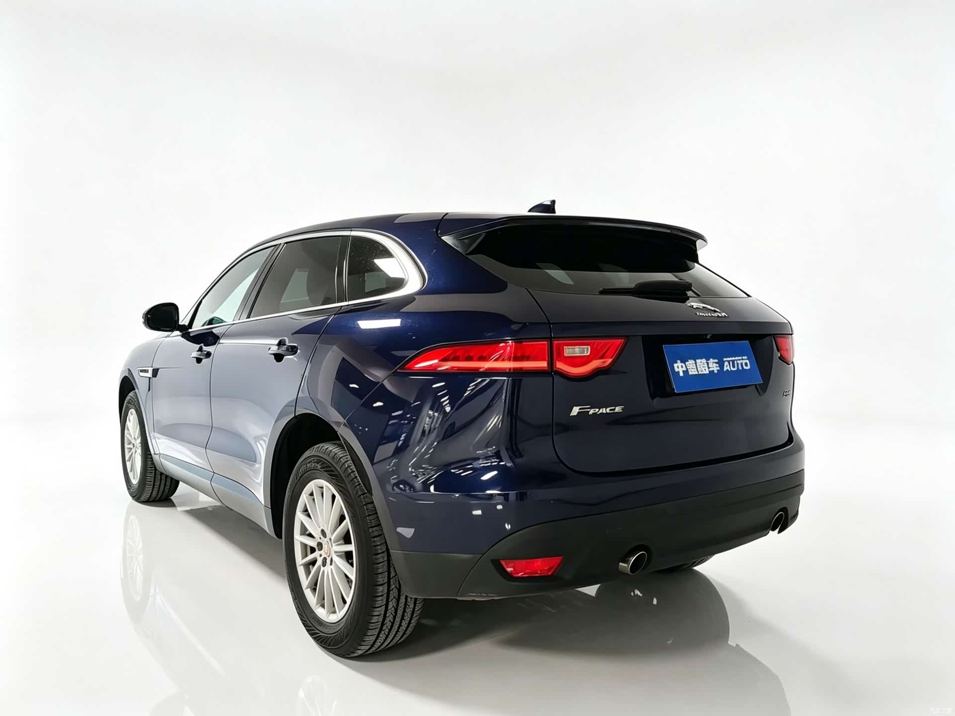 Jaguar F-PACE, 2019 все фото