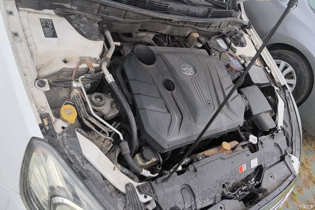 Bestune B70, 2015 10