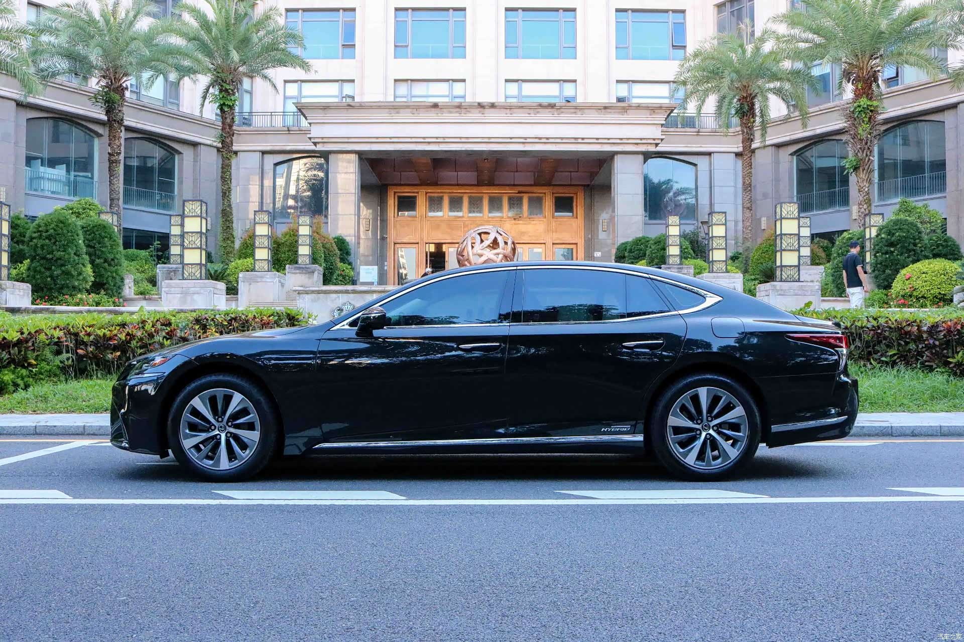 Lexus LS, 2020 10