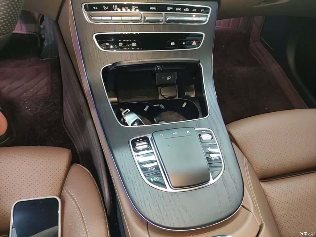 Mercedes-Benz E-Class, 2022 14