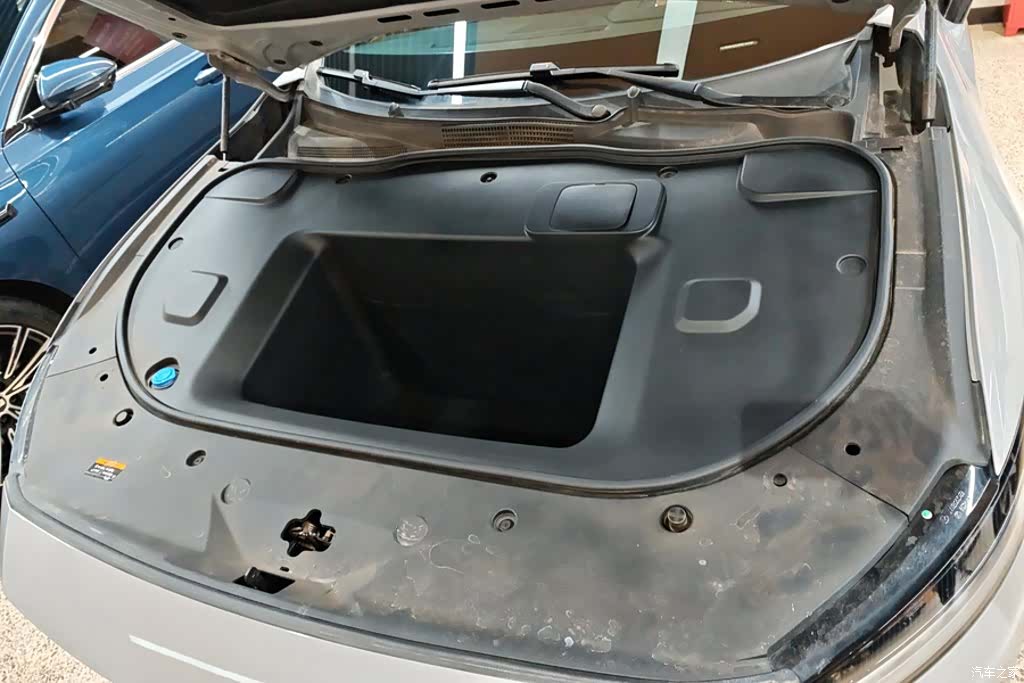 Mazda EZ-6, 2024 10