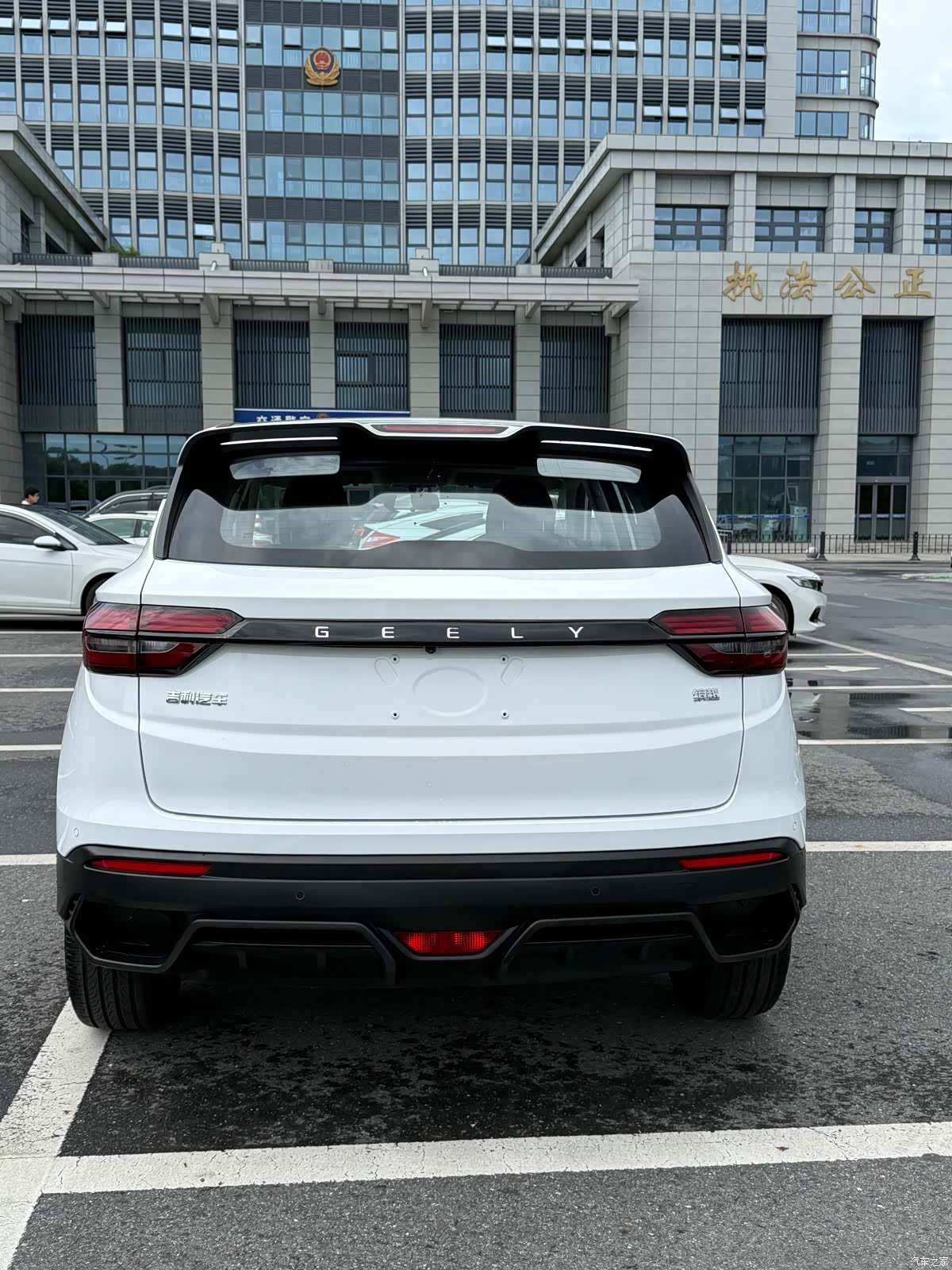 Geely Coolray, 2025 4