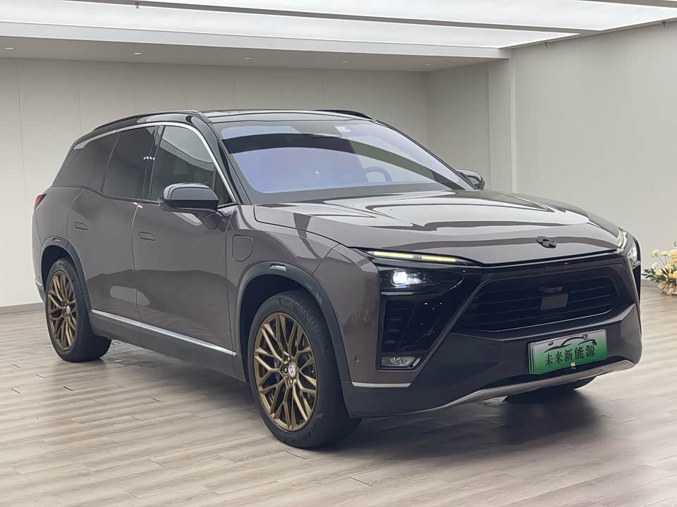 NIO ES8
