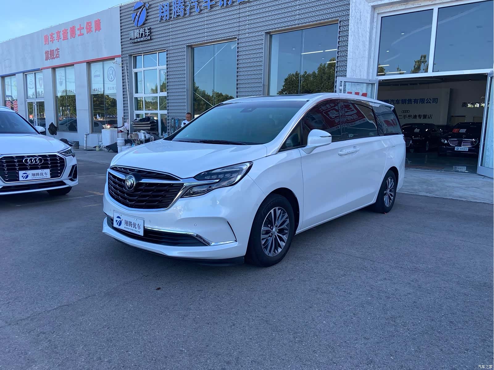 Buick GL8, 2021 1