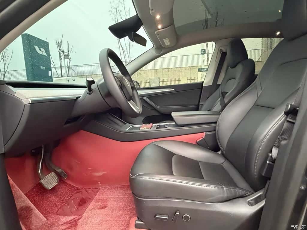 Tesla Model Y, 2024 7