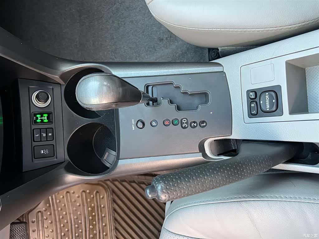 Toyota RAV4, 2011 11