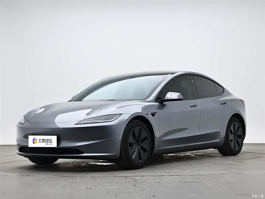 Tesla Model 3, 2025 1