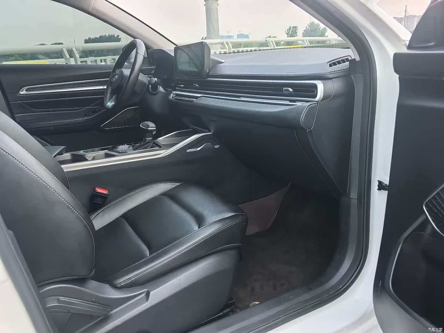Geely Emgrand, 2023 все фото