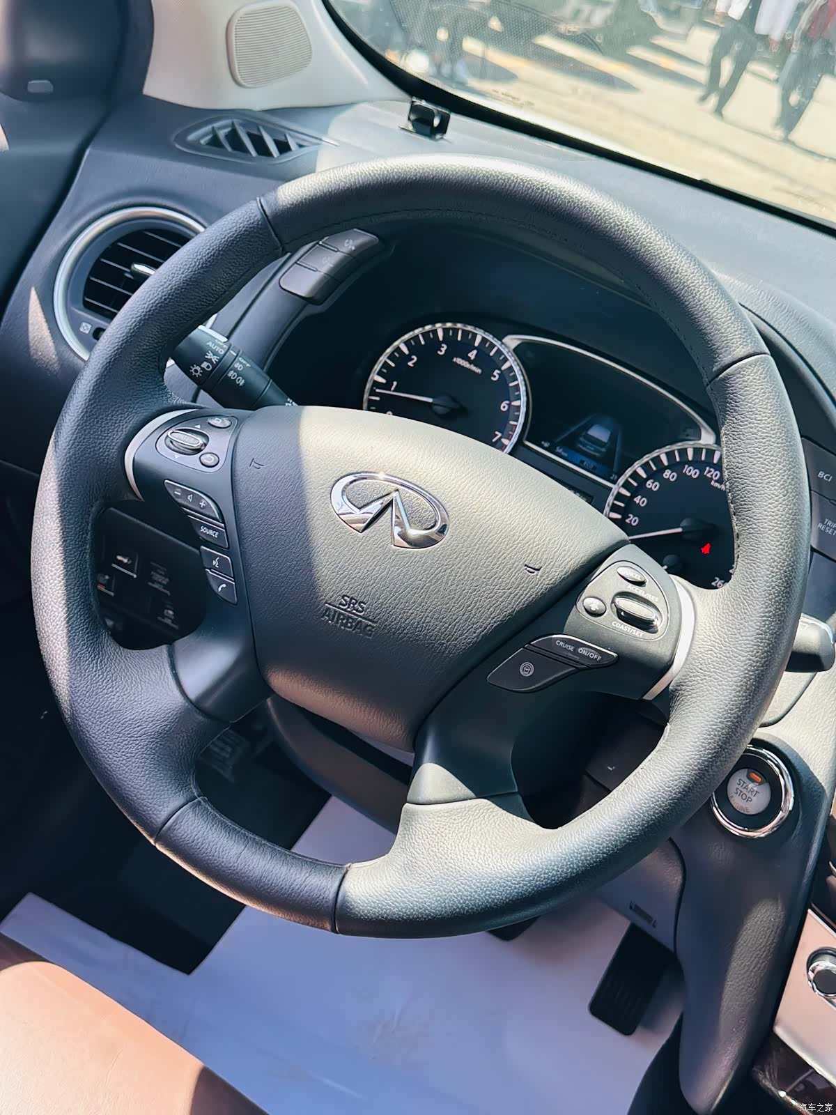 Infiniti JX35, 2014 19