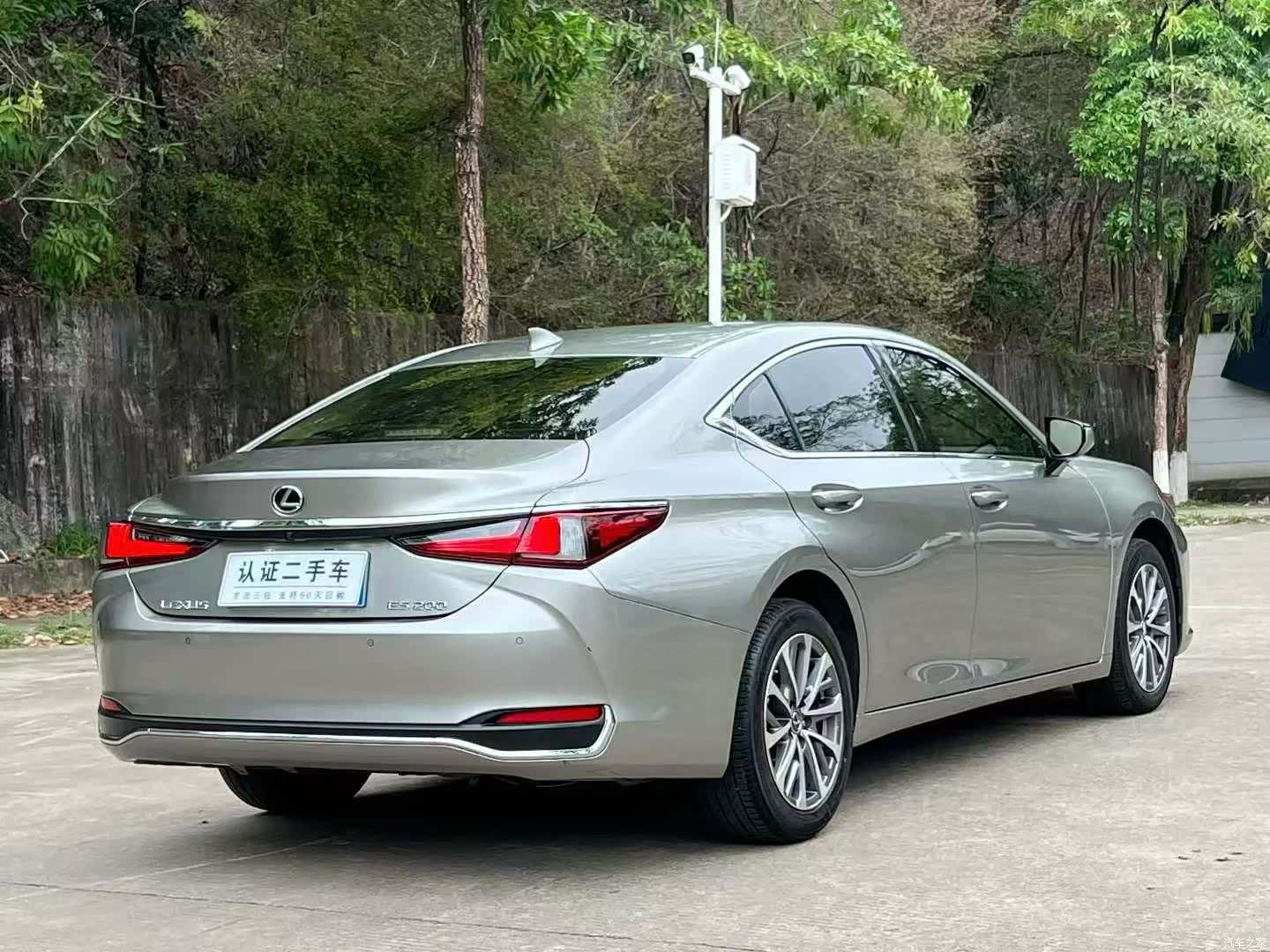 Lexus ES, 2022 9