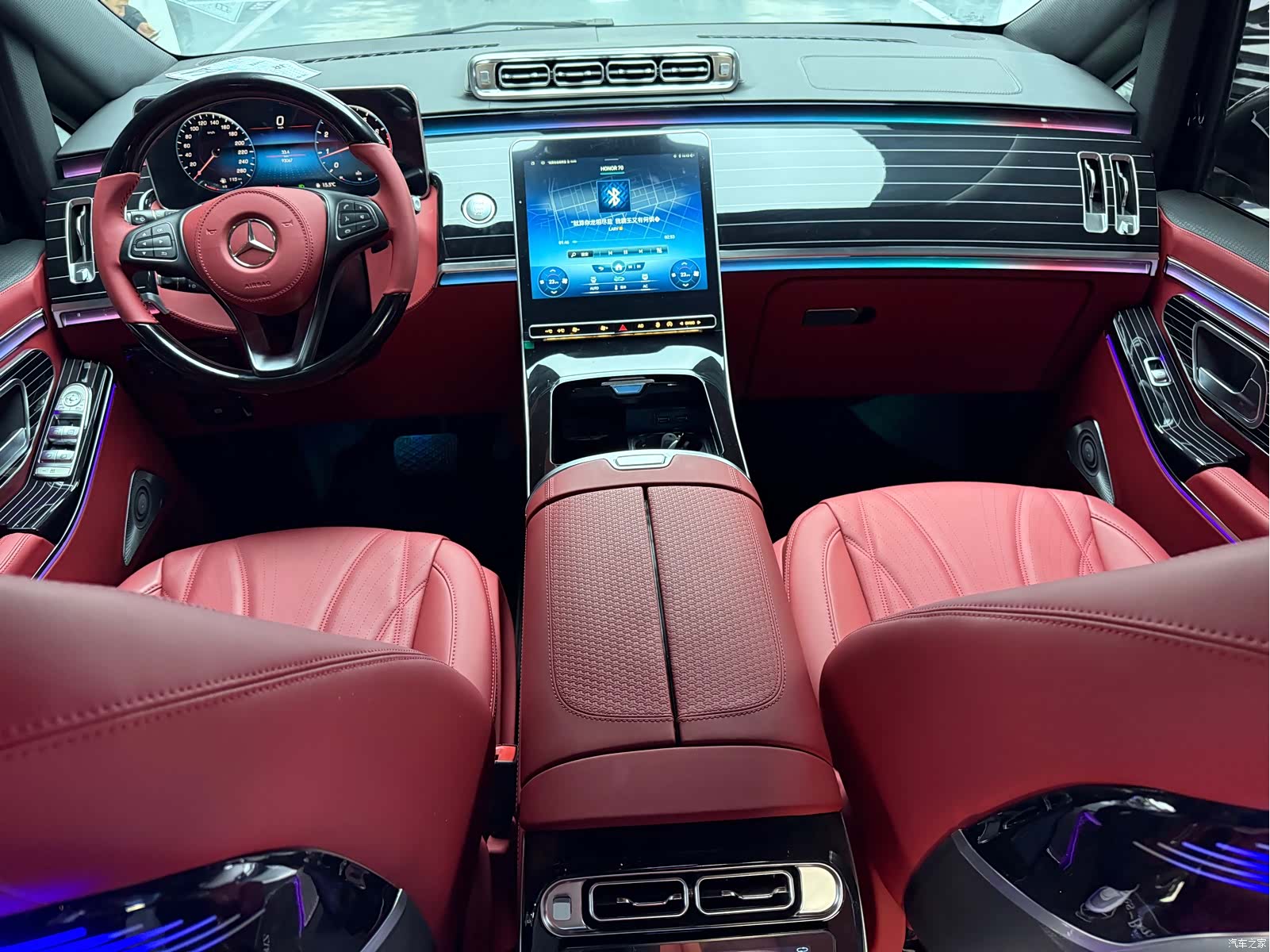 Mercedes-Benz 7, 2021 8