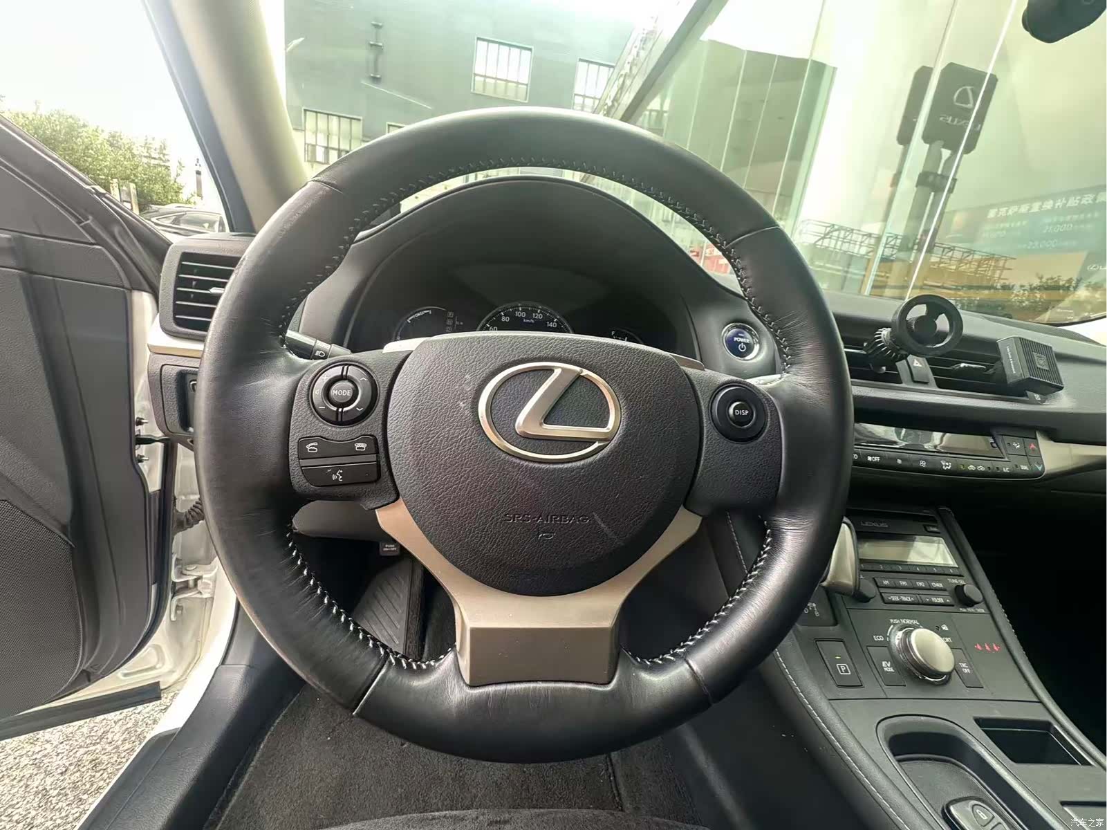Lexus CT, 2017 все фото