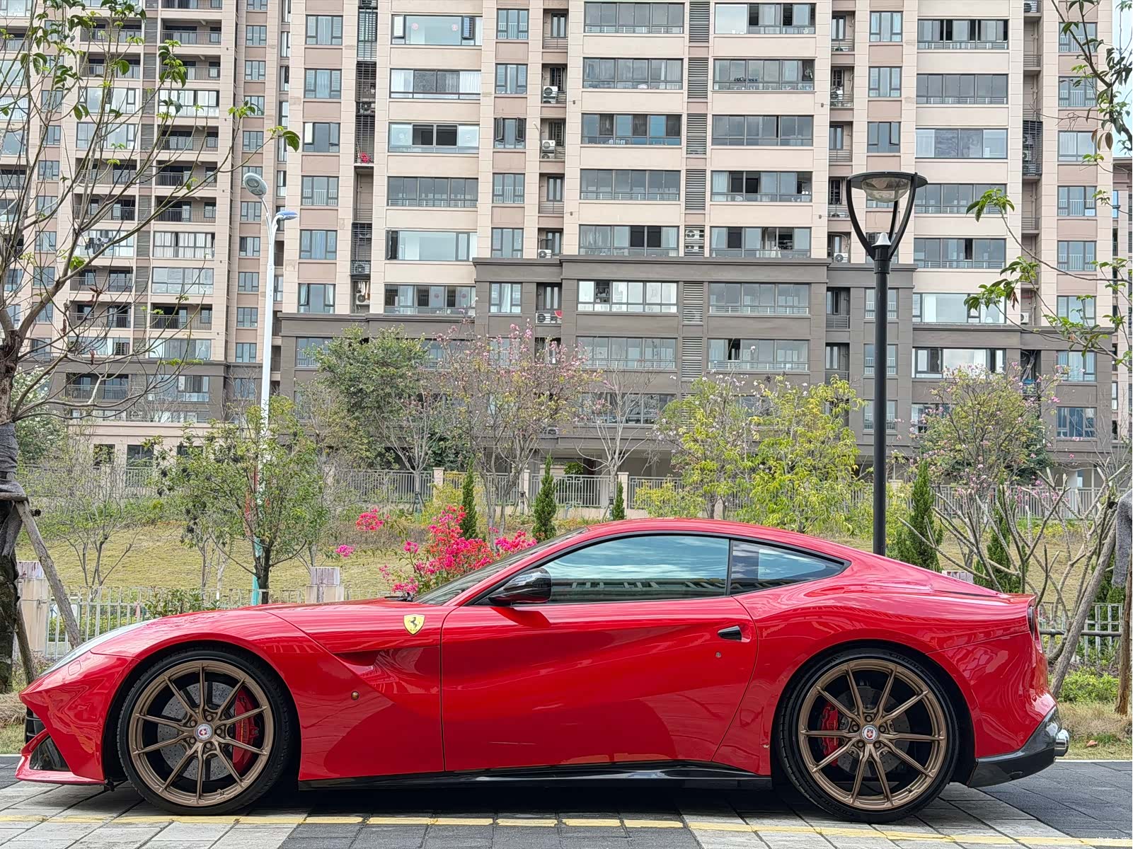 Ferrari F12ber, 2013 3