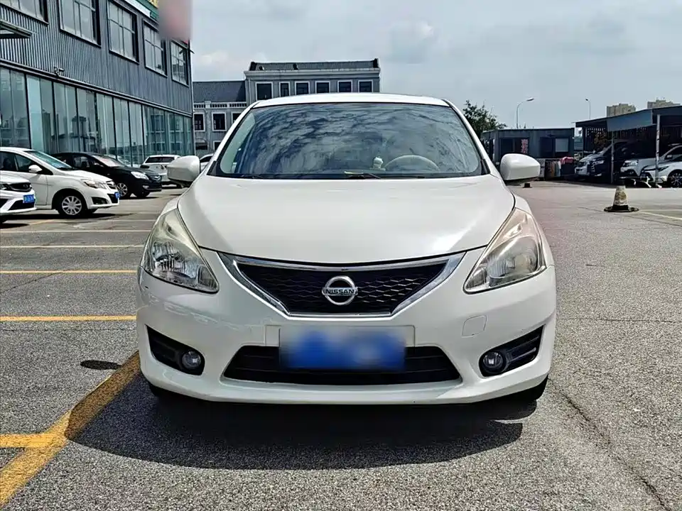 Nissan TIIDA