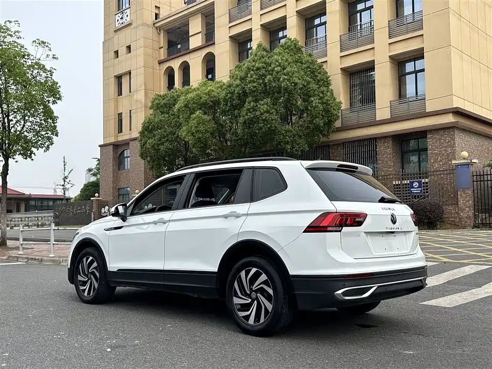 Volkswagen Tiguan L
