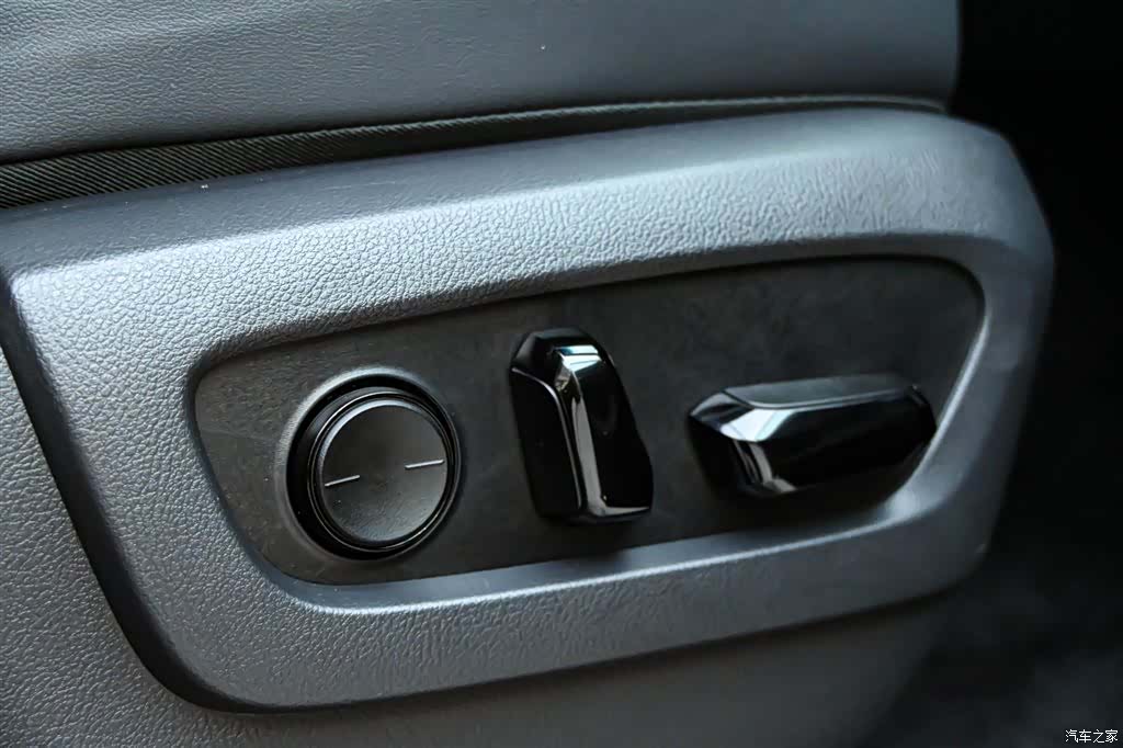 Lexus LM, 2024 25