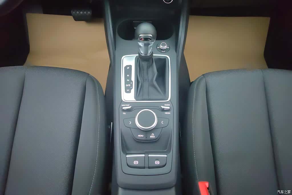 Audi Q2L, 2021 16
