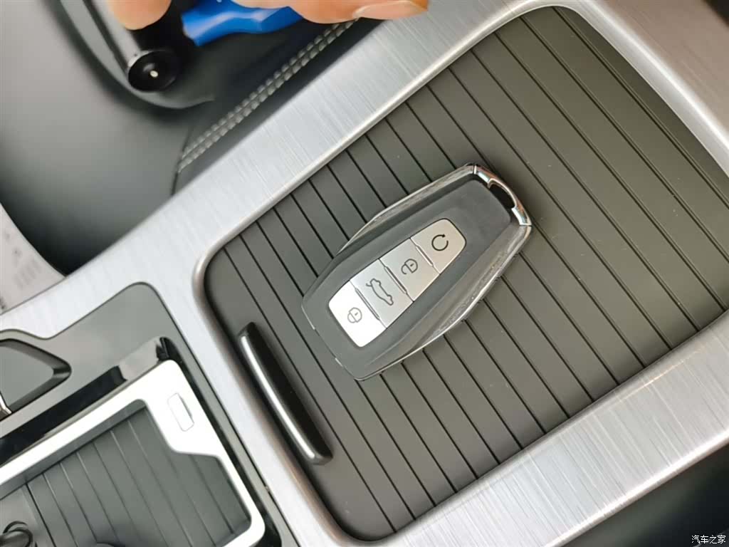 Geely Emgrand, 2020 9