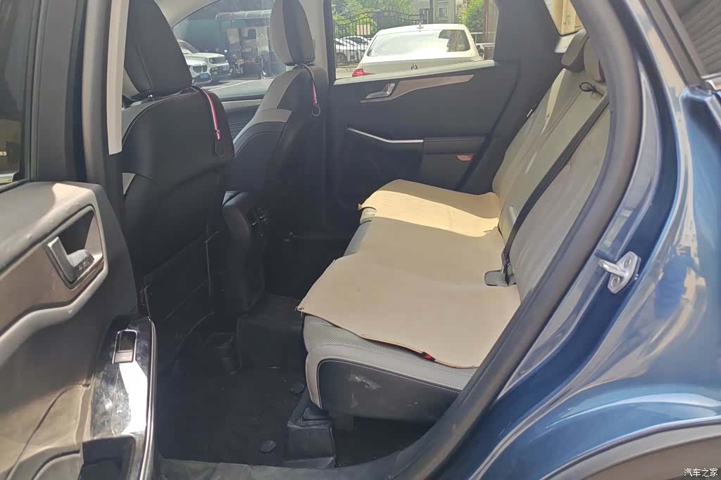 Ford Escape, 2022 11
