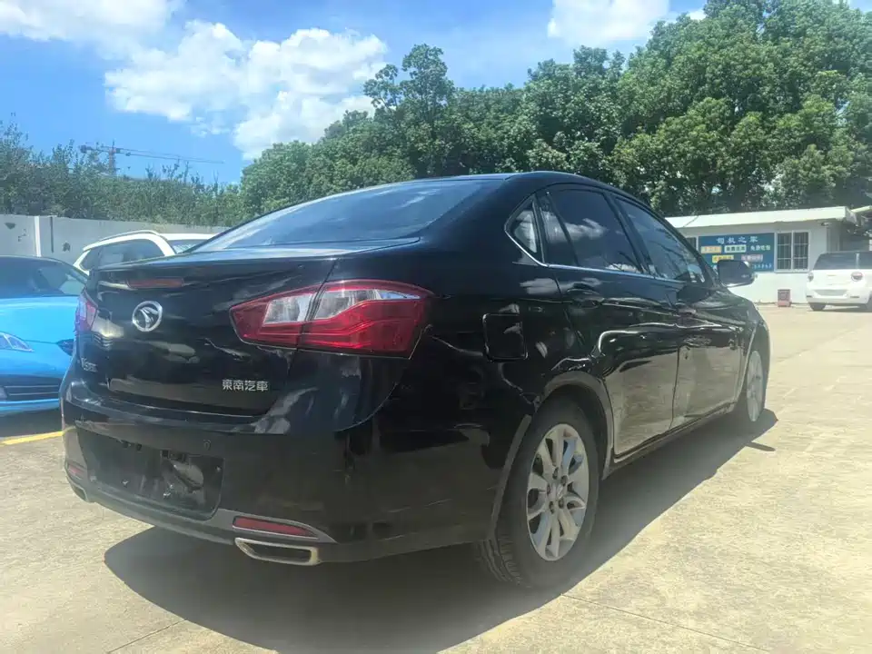 Soueast V5 Lingzhi Soueast V5 Lingzhi
