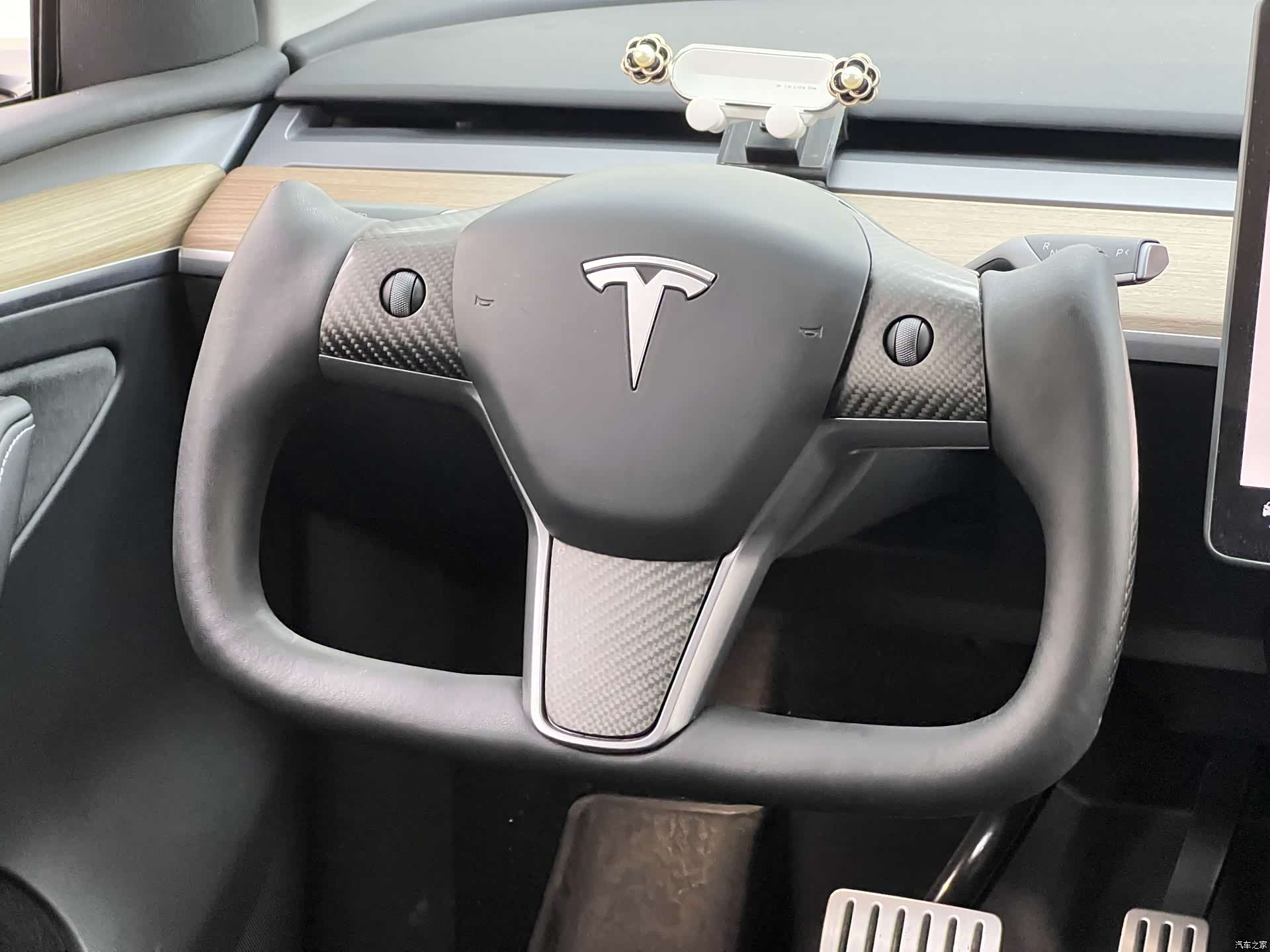 Tesla Model Y, 2023 27