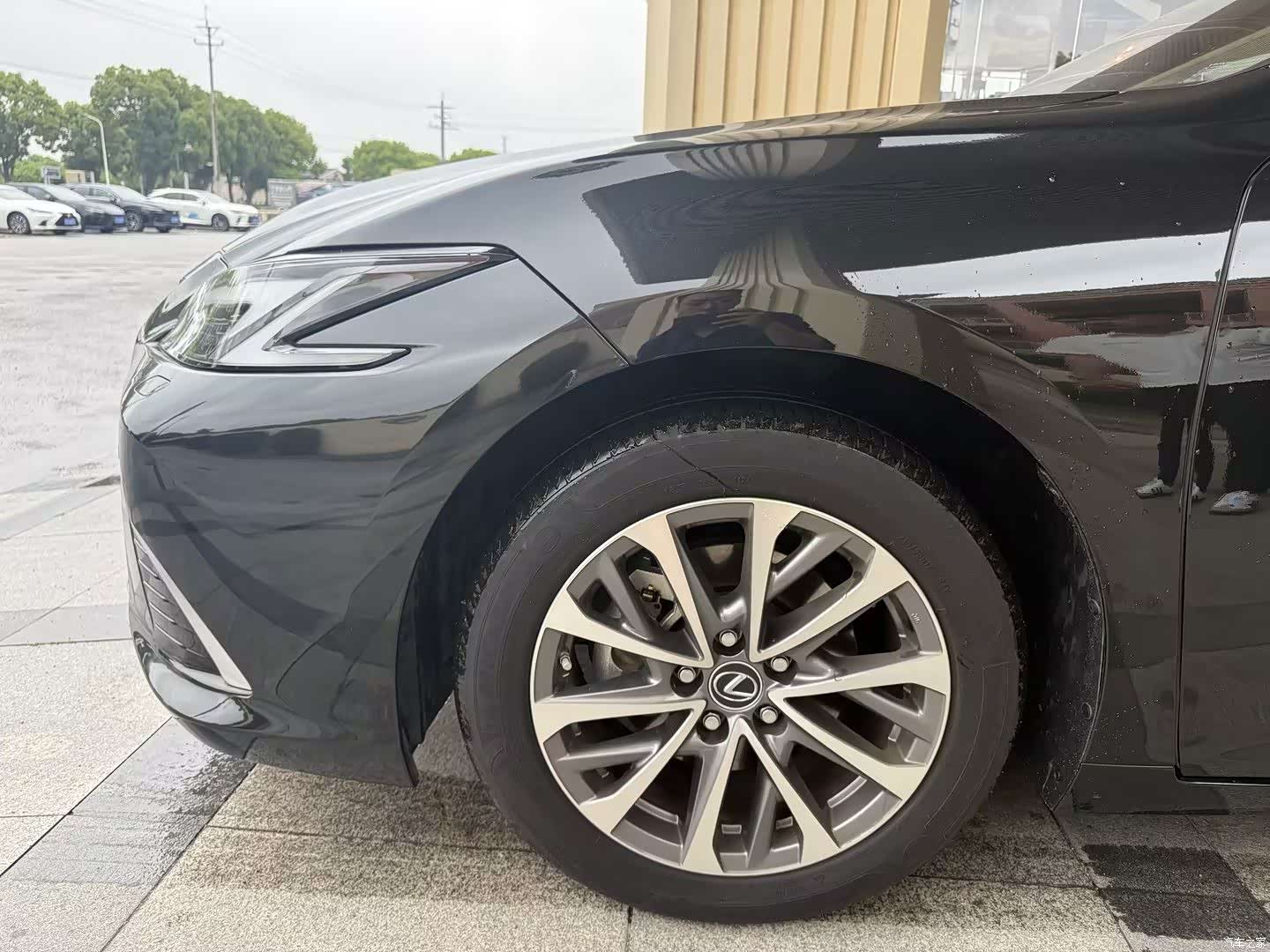 Lexus ES, 2025 9