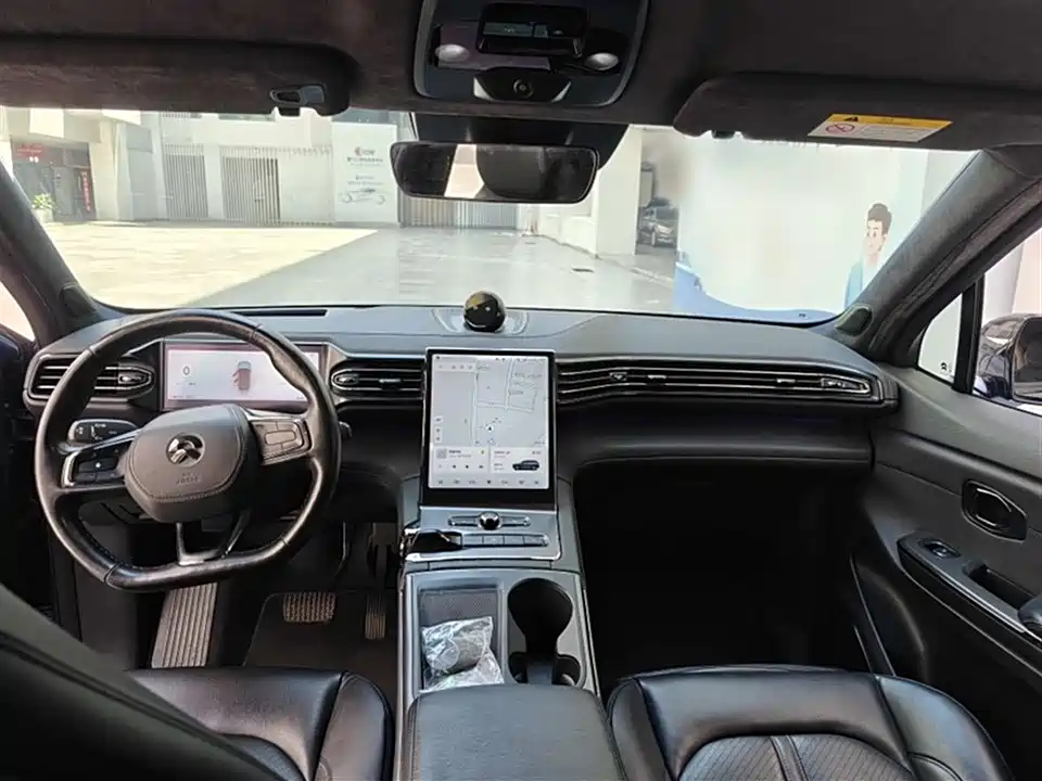 NIO ES6
