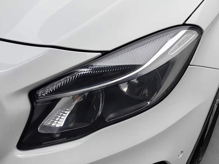 Mercedes-Benz GLA 2016 GLA 200 dong gan xing