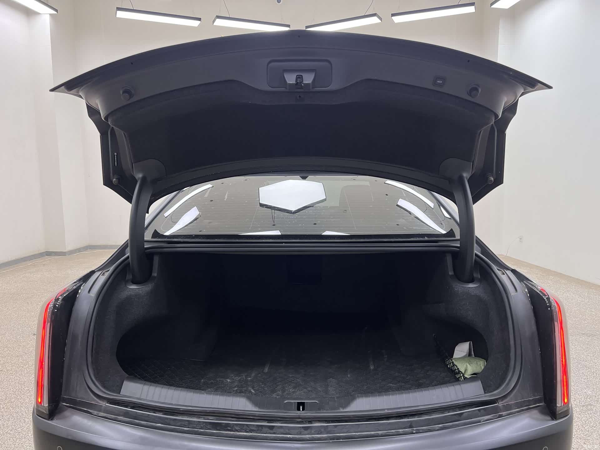 Cadillac CT6, 2023 32