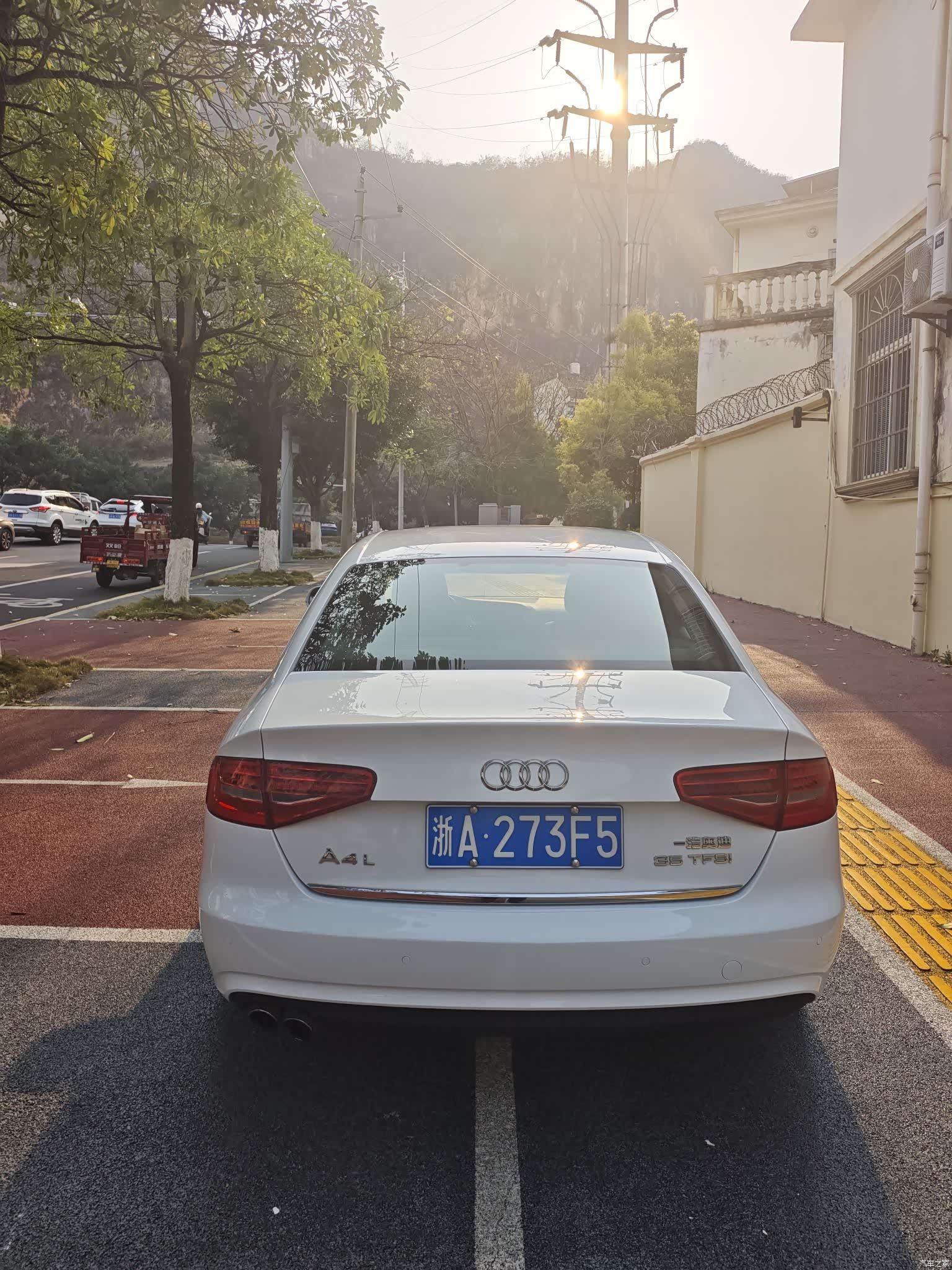 Audi A4L, 2015 все фото