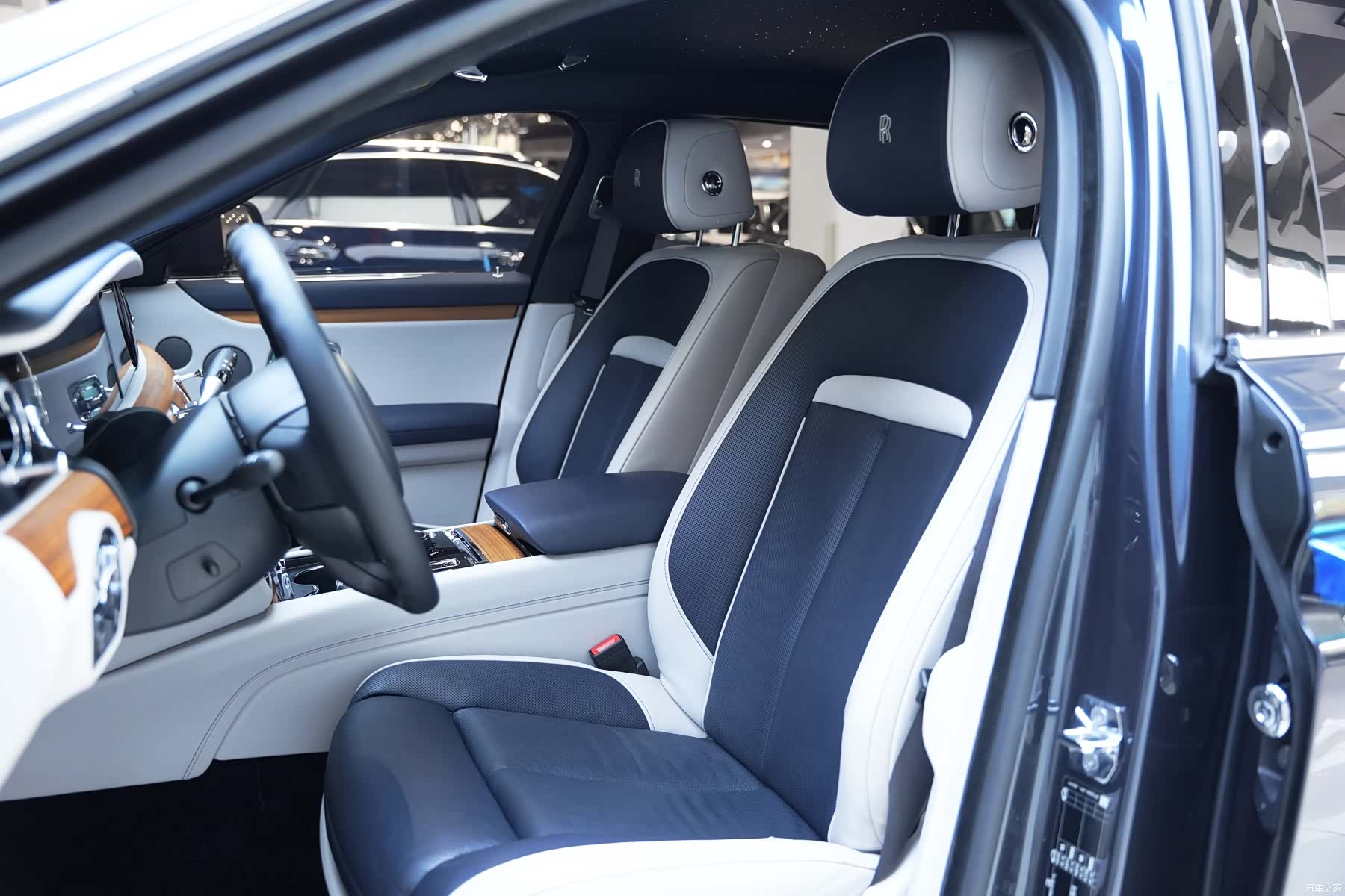 Rolls-Royce Ghost, 2021 7