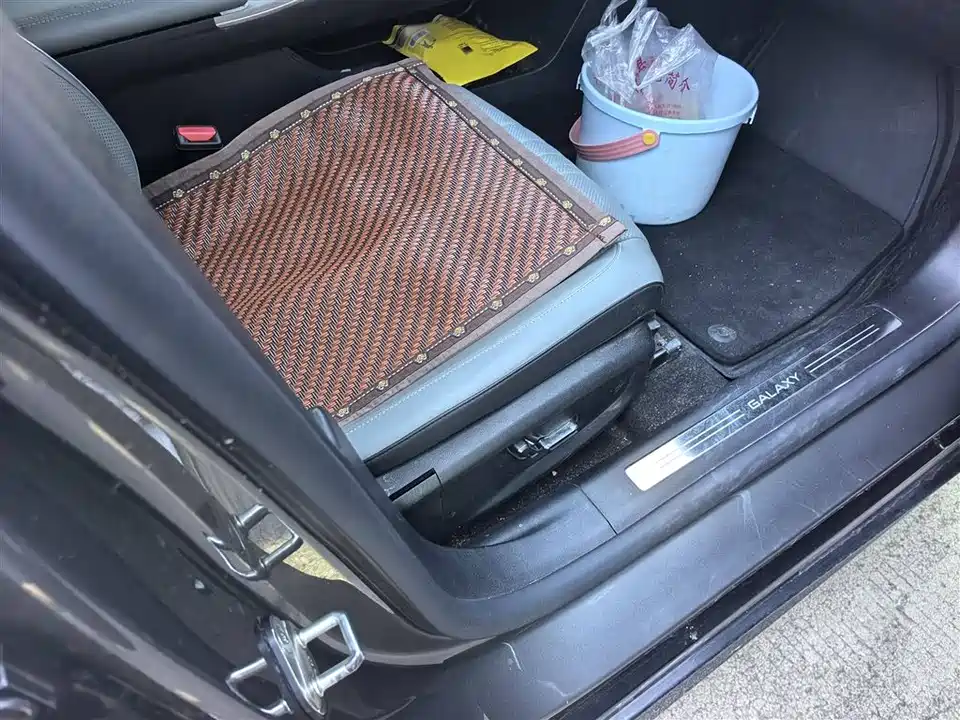 Geely Galaxy Galaxy E8