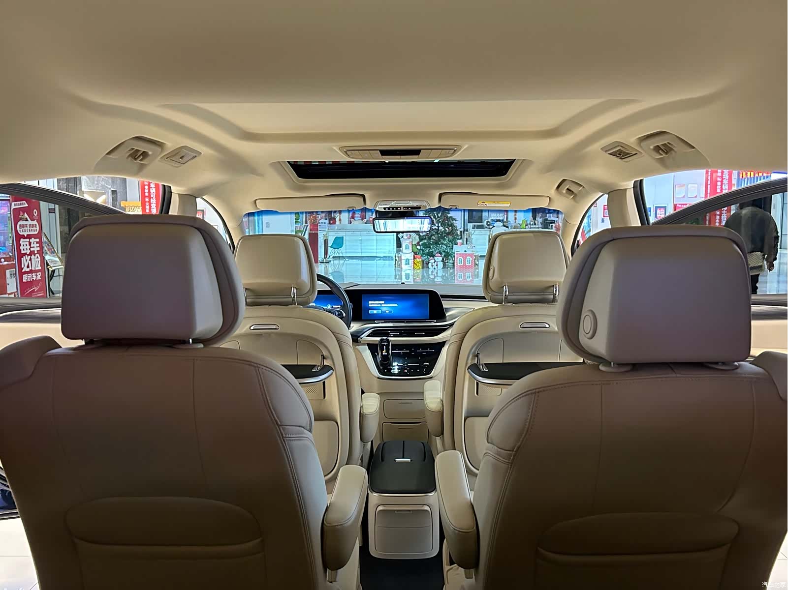 Buick GL8, 2023 9