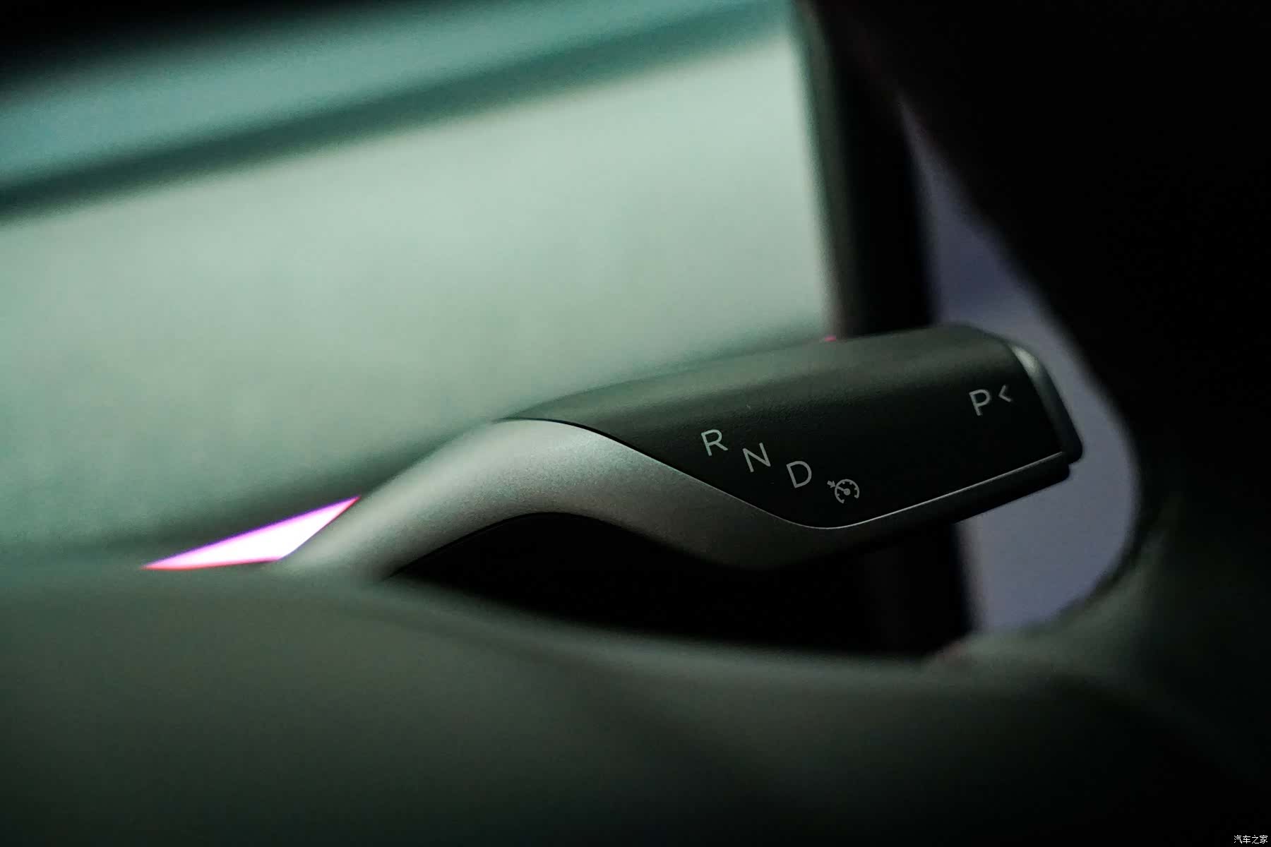 Tesla Model Y, 2024 19