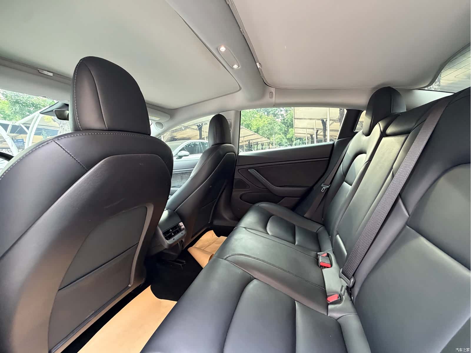Tesla Model 3, 2019 12
