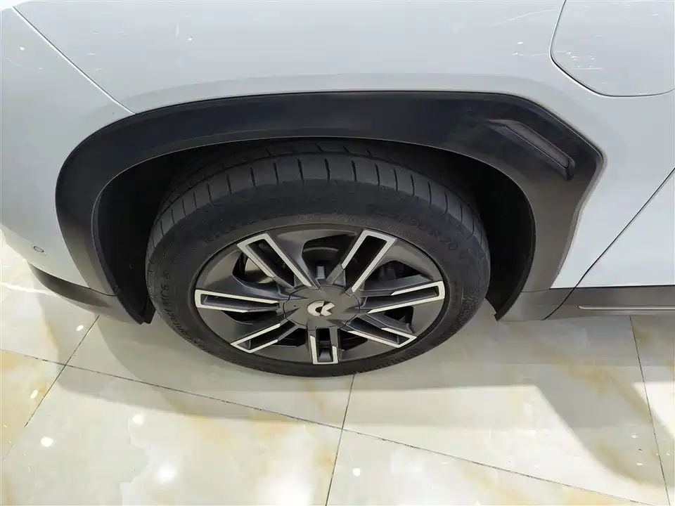 NIO ES6