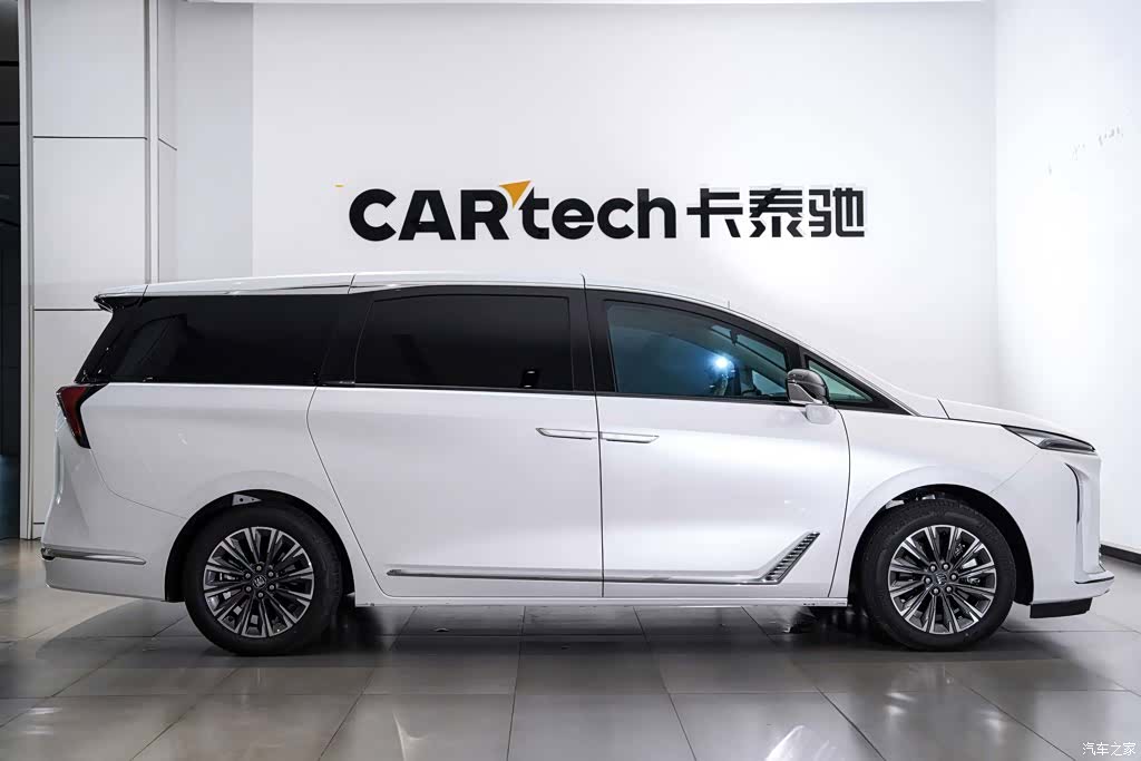 Buick GL8, 2025 3