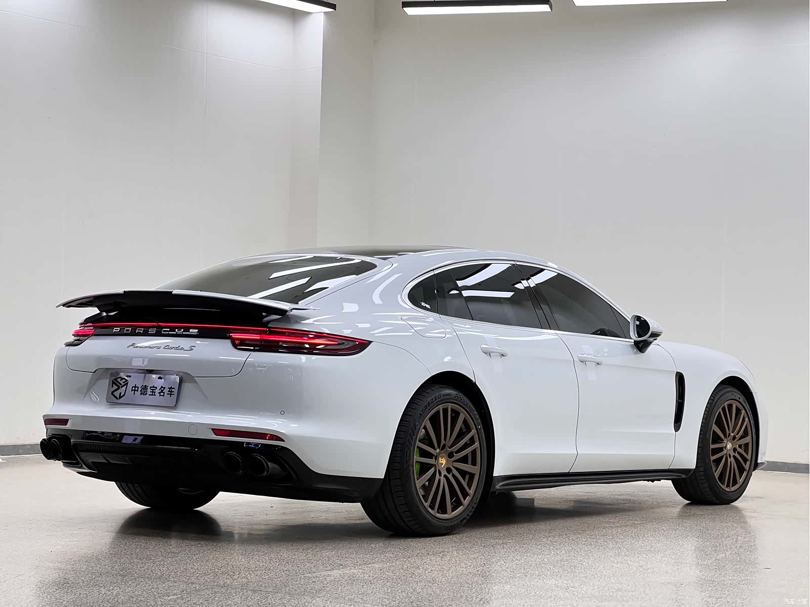 Porsche Panamera, 2017 все фото