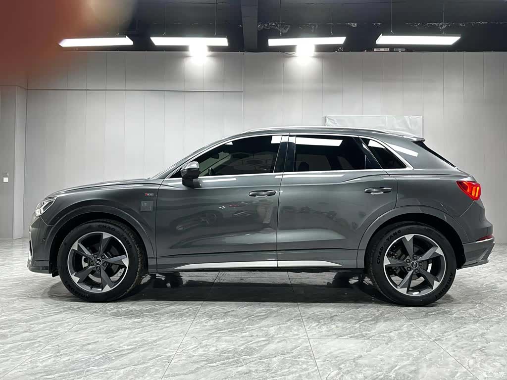 Audi Q3, 2022 11