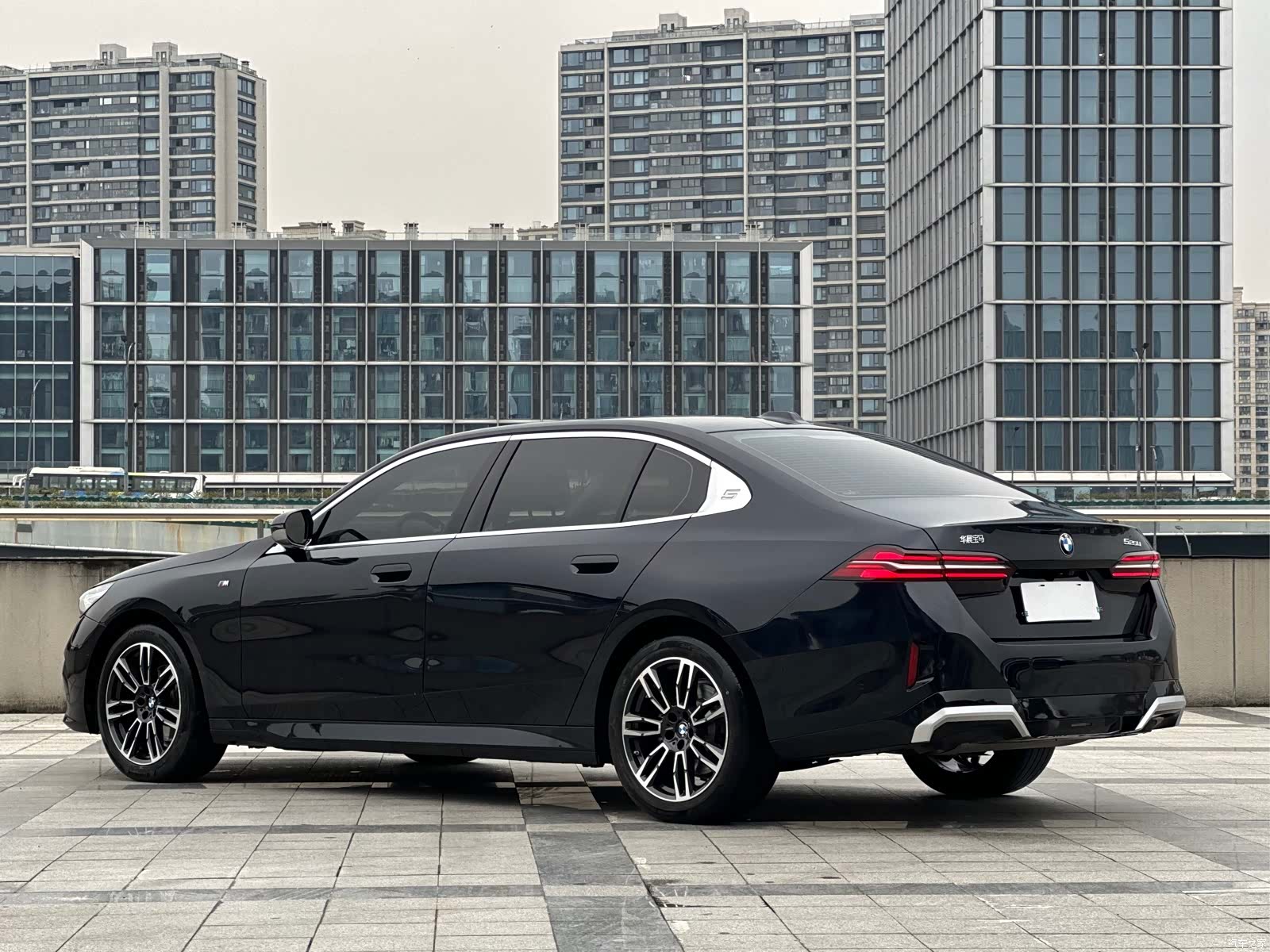 BMW 5 Series, 2024 7