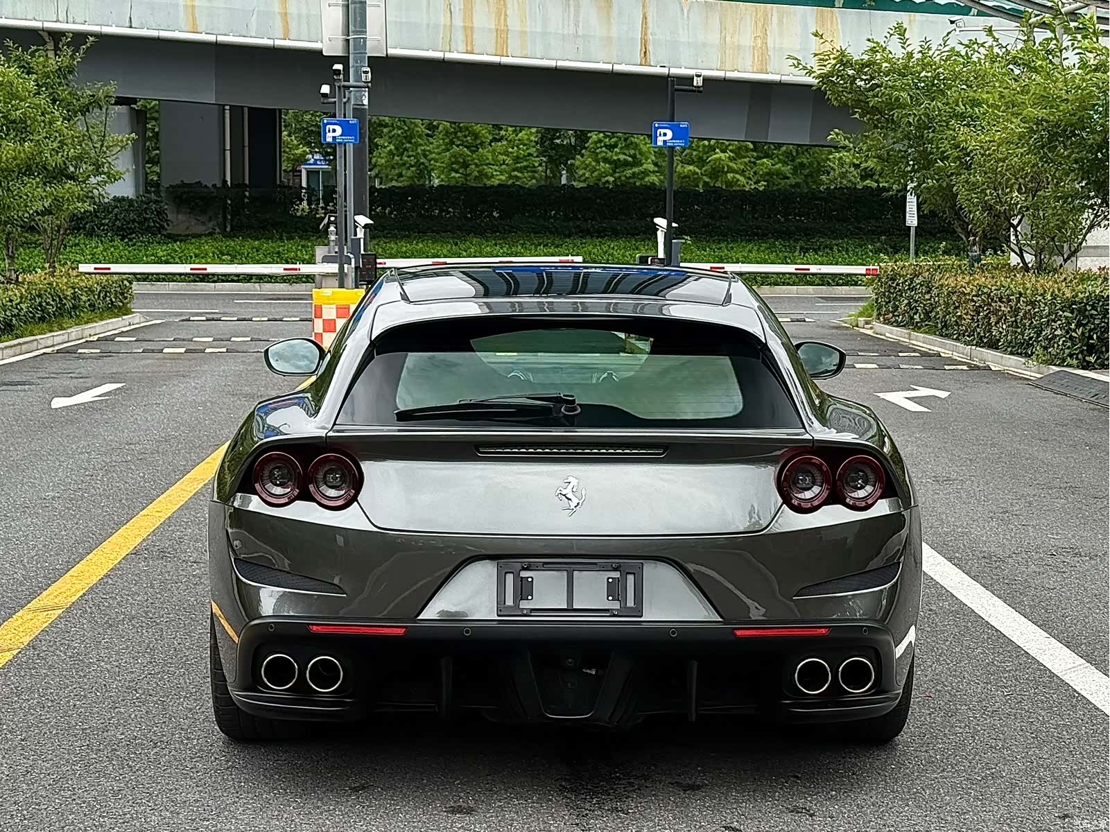 Ferrari GTC4Lus, 2020 4