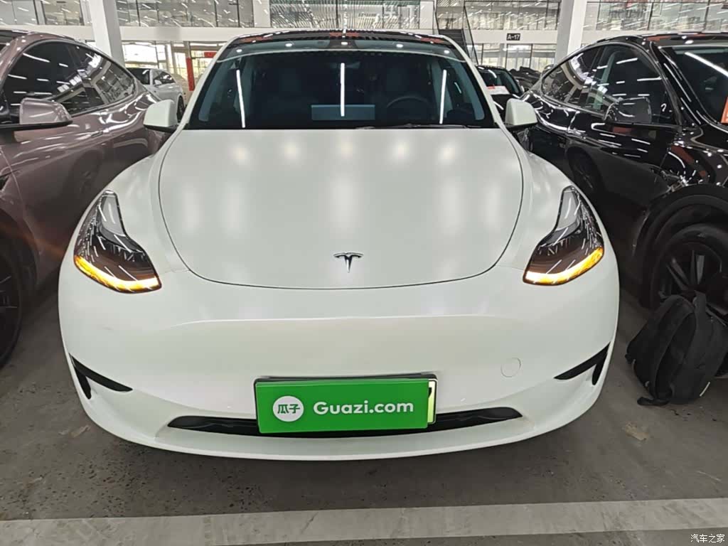 Tesla Model Y, 2022 3