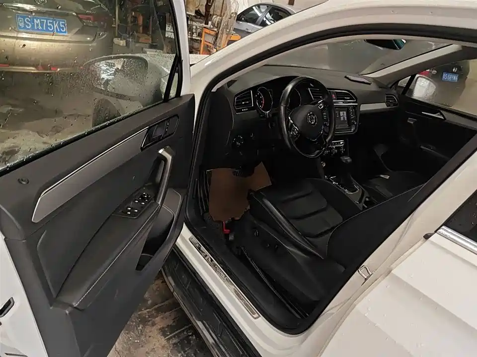 Volkswagen Tiguan L