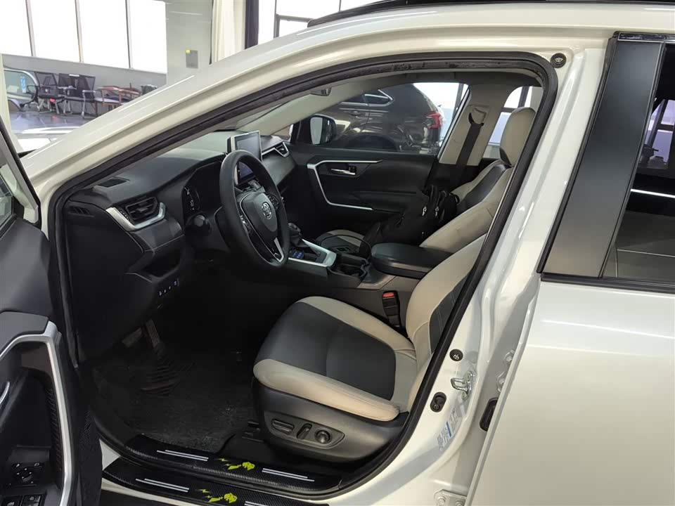 Toyota RAV4 Rongfang