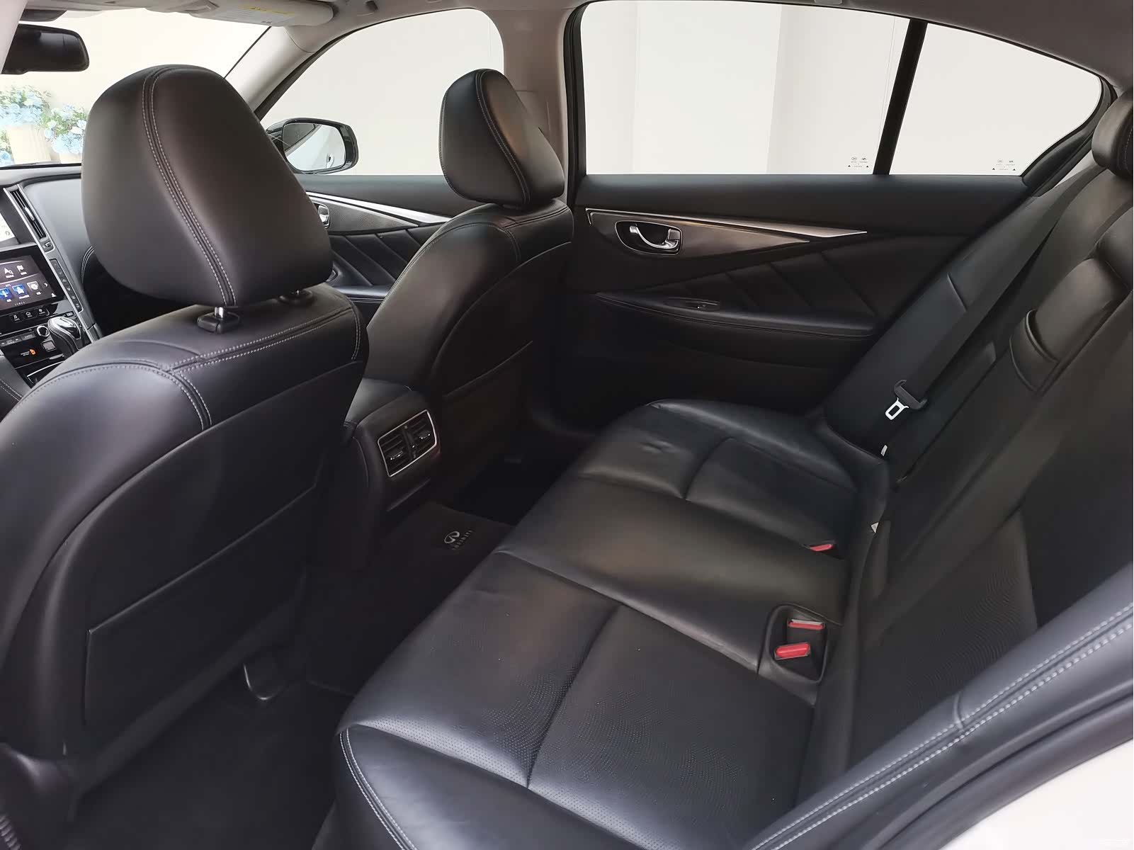 Infiniti Q50L, 2020 все фото