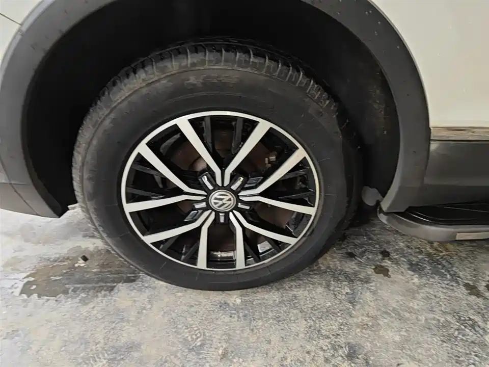 Volkswagen Tiguan L