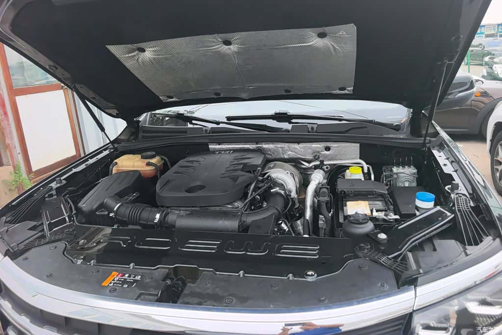 Roewe RX8, 2020 10